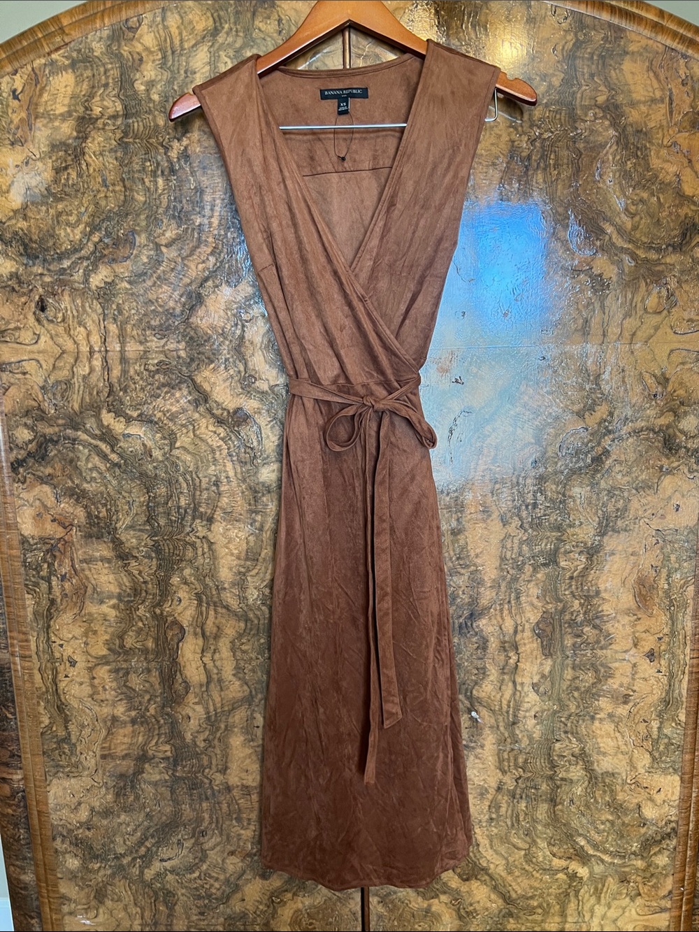 Banana Republic women’s faux suede wrap dress, xs